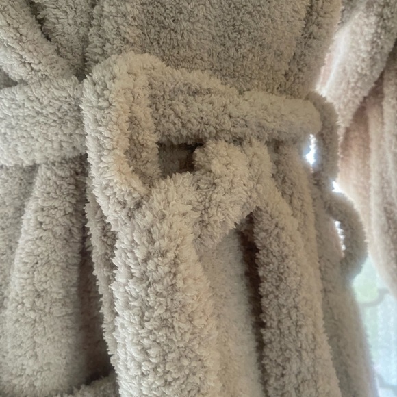 Pottery Barn Cream Plush cozy ribbed Robe - Picture 5 of 14